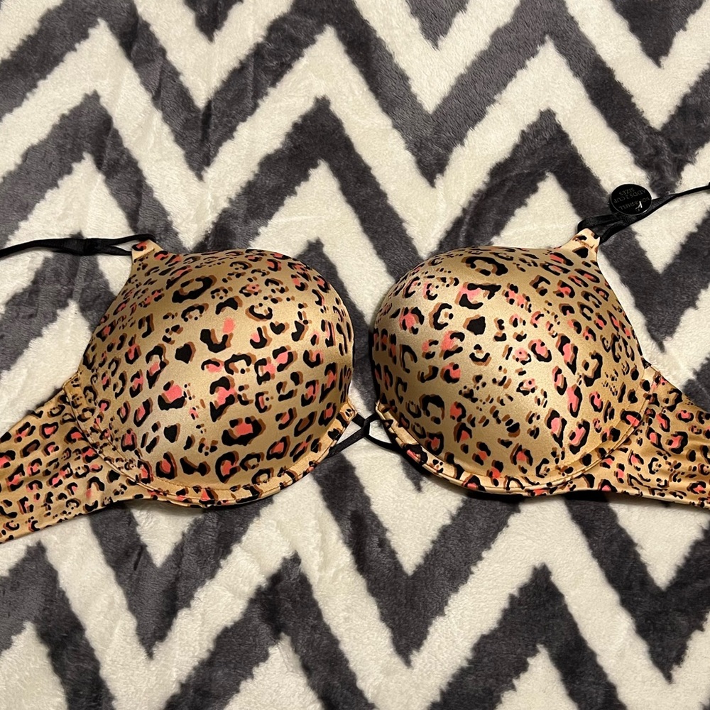 Victoria Secret bombshell bra